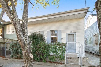 Building Photo - 5004-5006 Perrier St