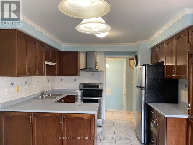 Building Photo - 51 Morningmist St