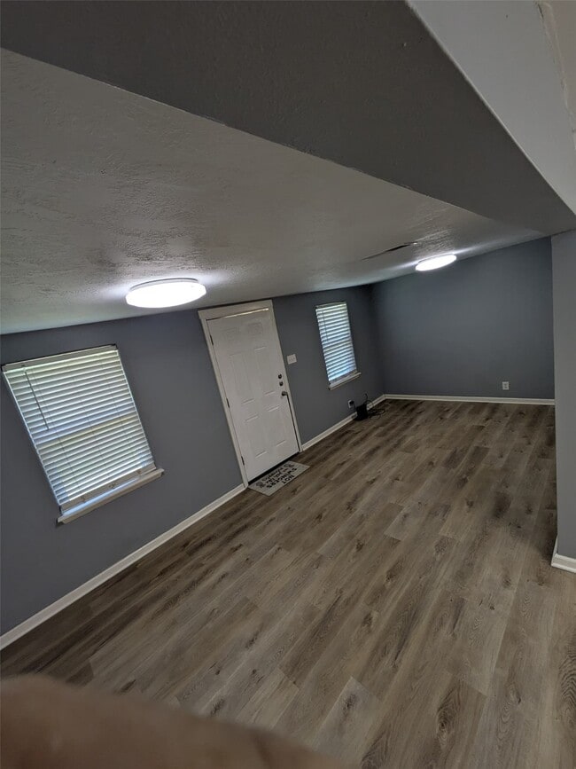 Building Photo - 171 Bayberry Dr