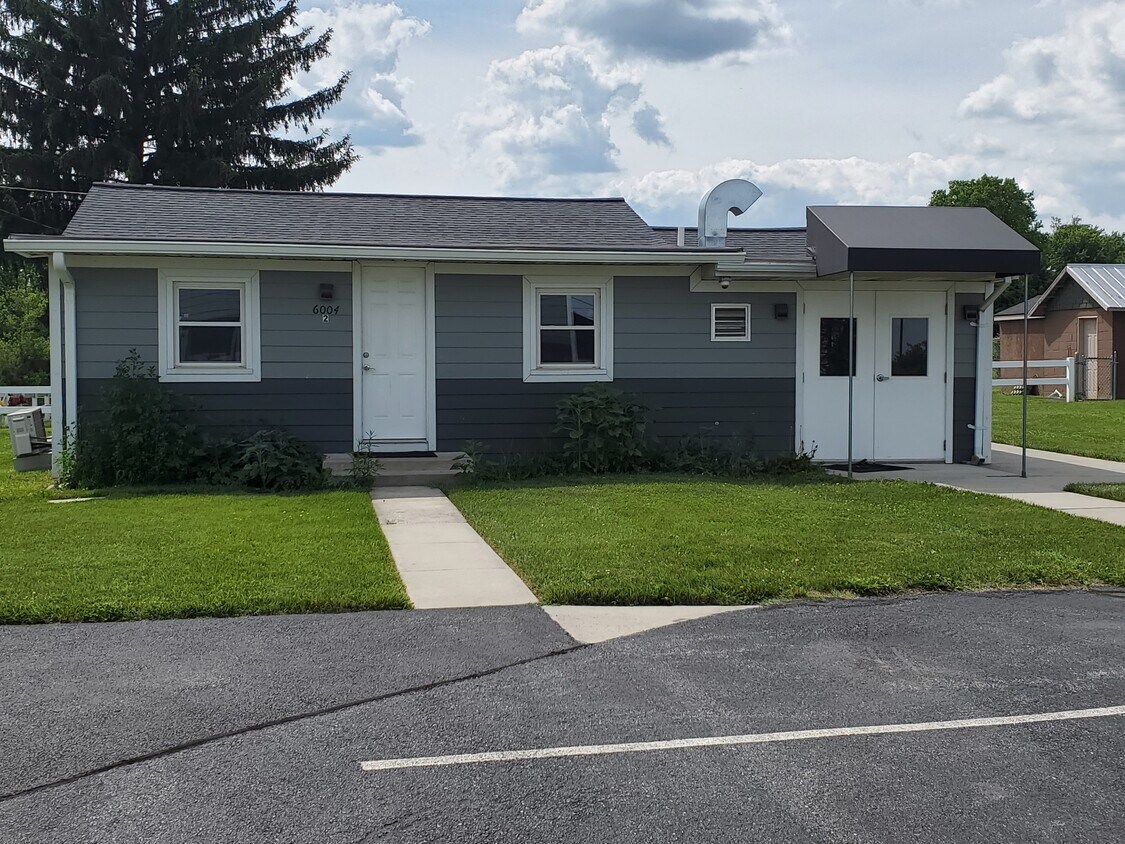 Foto principal - 6004 Woodbine Rd