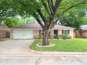 Building Photo - 6415 Elm Springs Dr