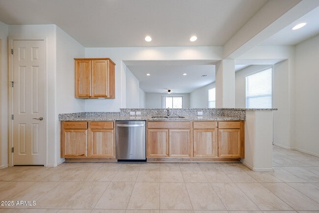 Building Photo - 7106 W Hedge Hog Pl