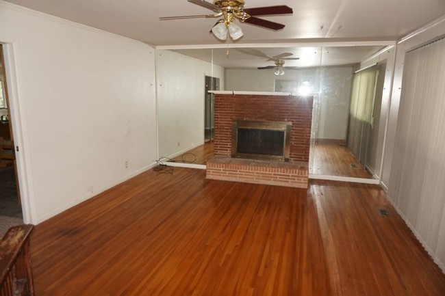 Building Photo - 1700 Northwood Rd