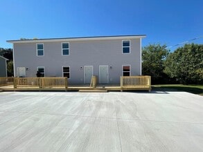 Building Photo - 525 Old Knoxville Hwy