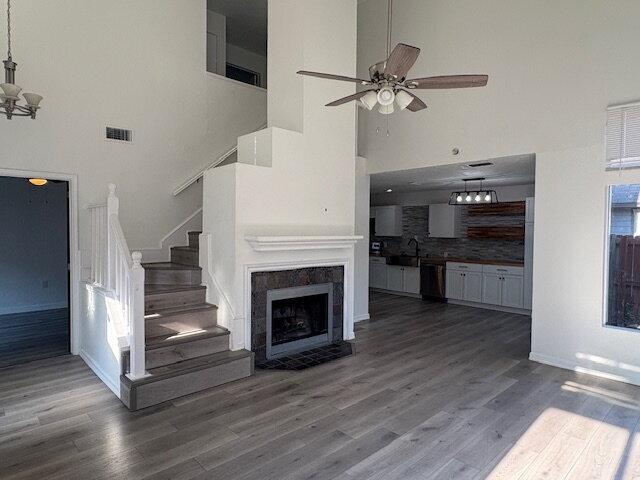 Building Photo - Cimarron 4 Bedroom Home Less Than 5 Minute...