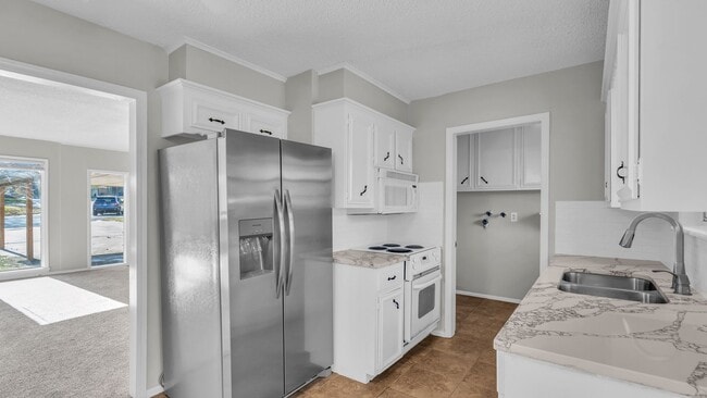 Foto del edificio - E 35th St Duplex