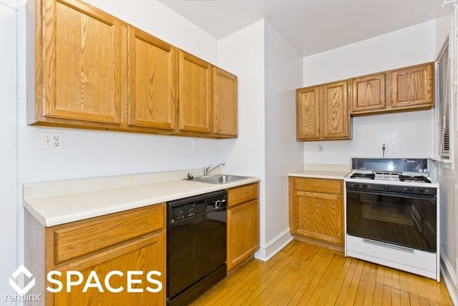 Building Photo - 2 br, 1 bath  - 1447 W Cornelia Ave 1