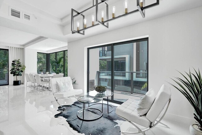 Foto del edificio - 3040 N Ocean Blvd