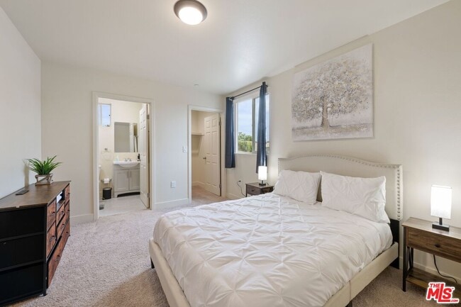 Foto del edificio - 865 E 49th St