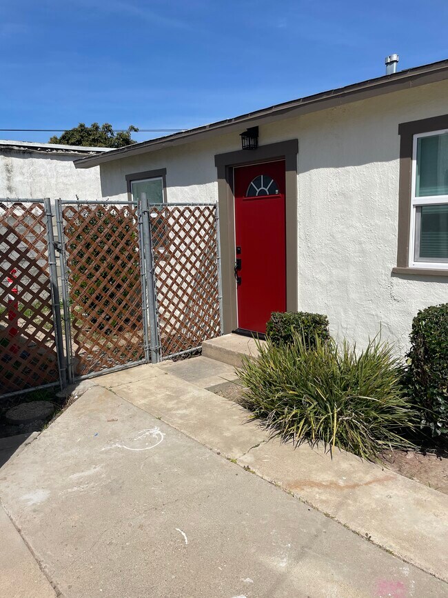 Bienvenido - 287 W Mission Ave