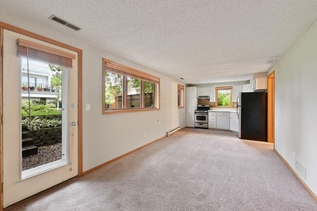Kitchen view including back yard view - 931 Dartmouth Ave SE