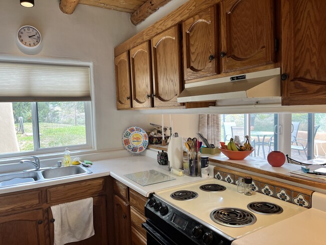 Cocina - 128 Dona Ana Dr