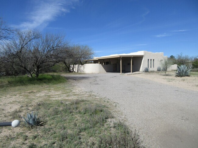 Building Photo - Unfurnished home on acreage