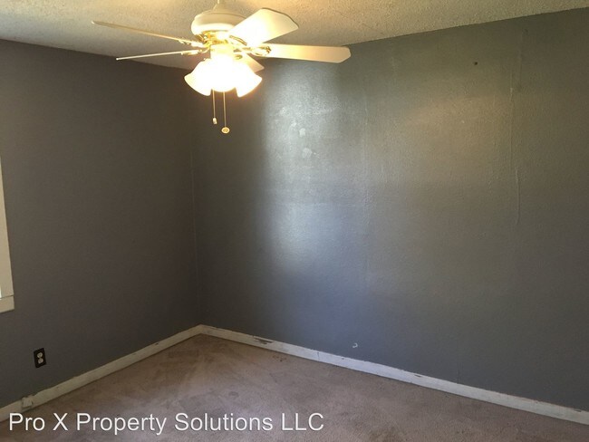 Building Photo - 472 Fieldcrest Dr