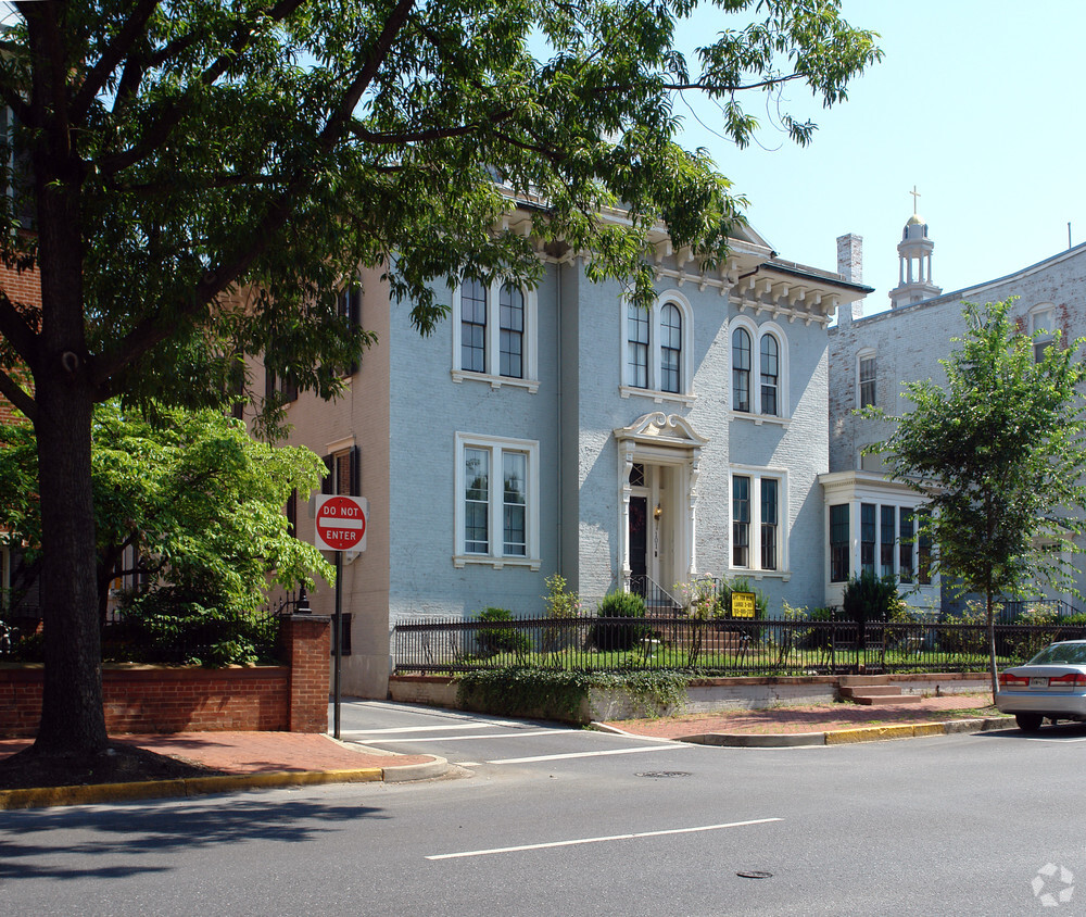 Building Photo - 101 E Church St