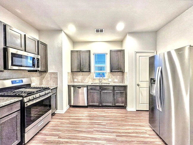 Building Photo - 152 Witchhazel Way