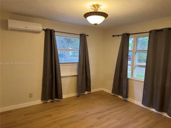 Foto del edificio - 2029 Monroe St