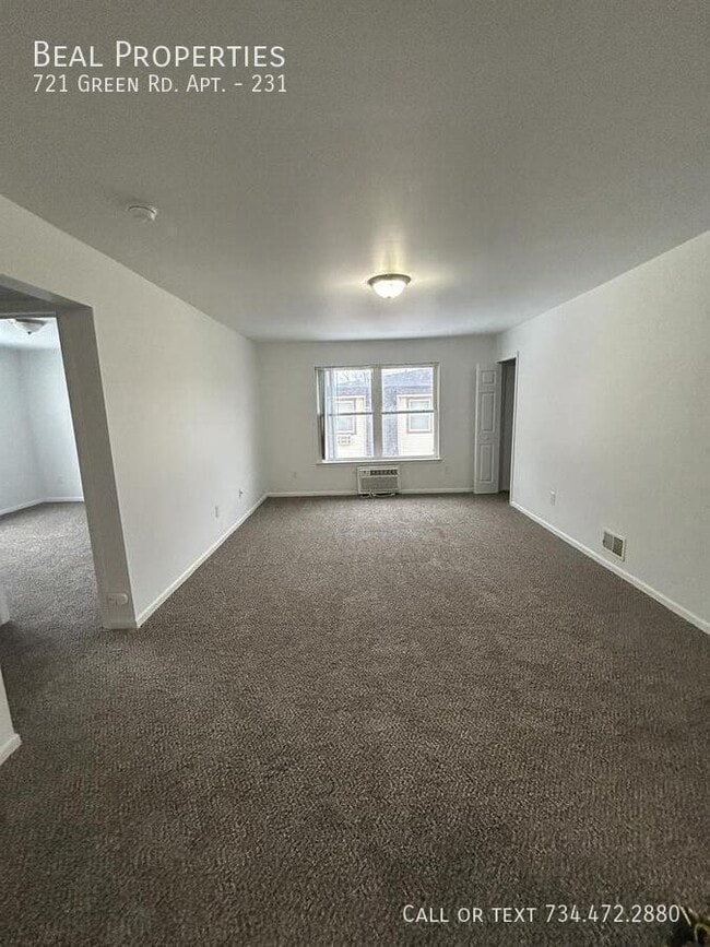 Foto del edificio - 721 Green Rd