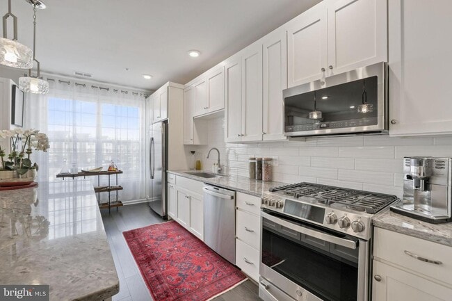 Building Photo - 23275 Milltown Knoll Square