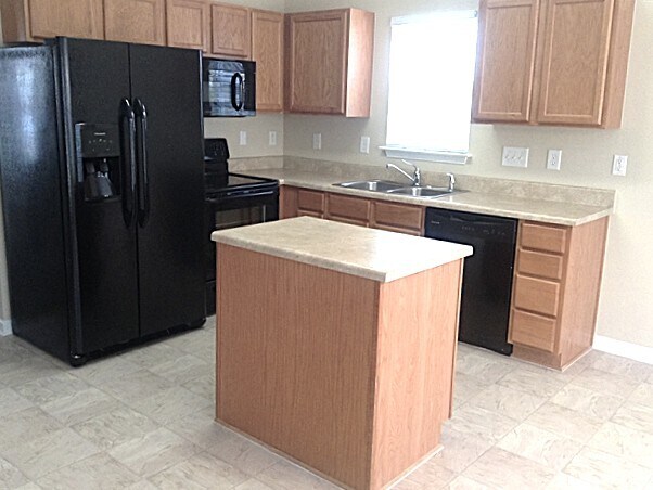 Foto del edificio - 770 Peachtree Meadows Cir