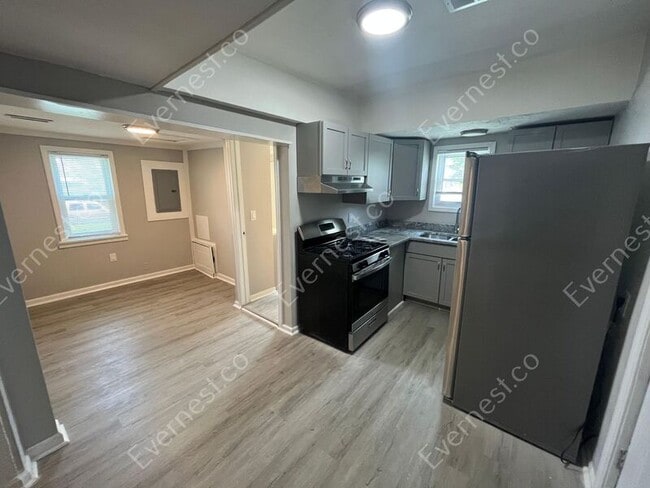 Building Photo - 13850 Stephens Rd