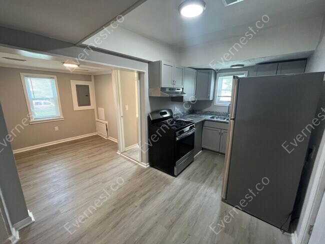 Foto del edificio - 13850 Stephens Rd