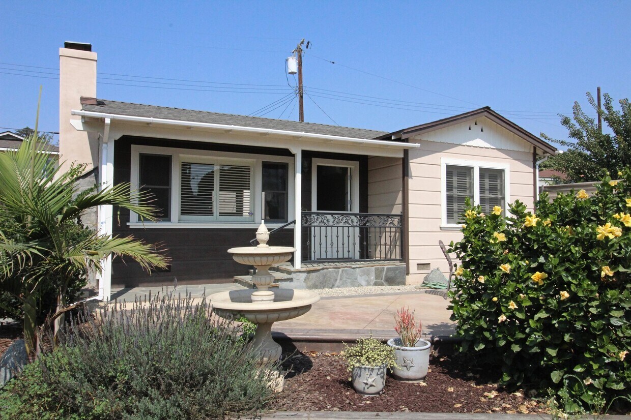 Primary Photo - 1133 Meta St