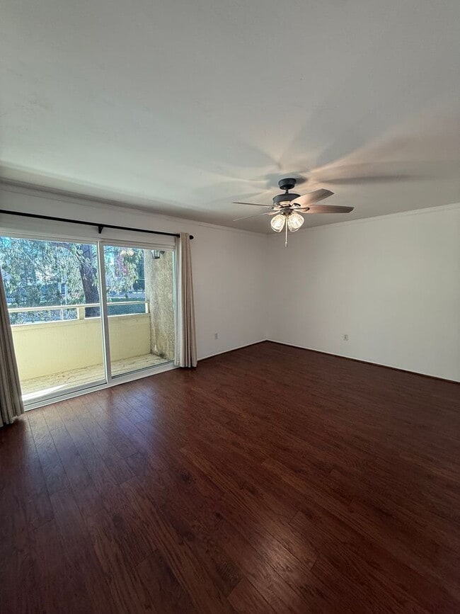 Foto del edificio - 2 bedroom 2.5 bath condo for rent