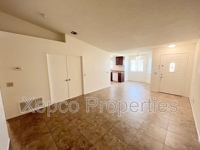 Foto principal - 41680 Maroon Town Rd