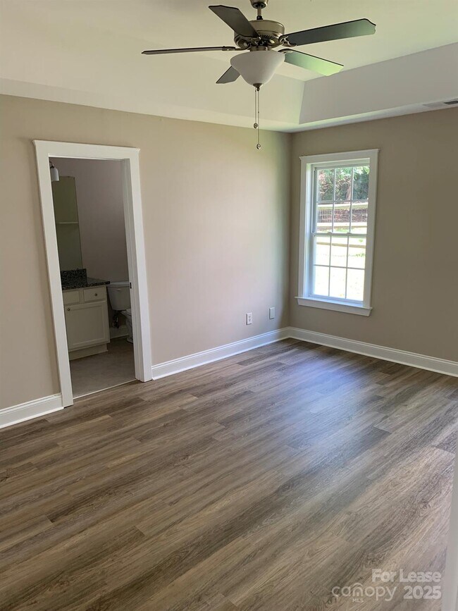Foto del edificio - 13445 Glenwyck Ln