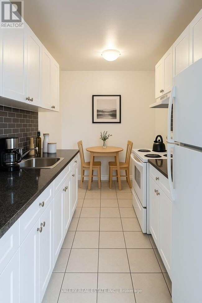 Building Photo - 35 Confederation Dr