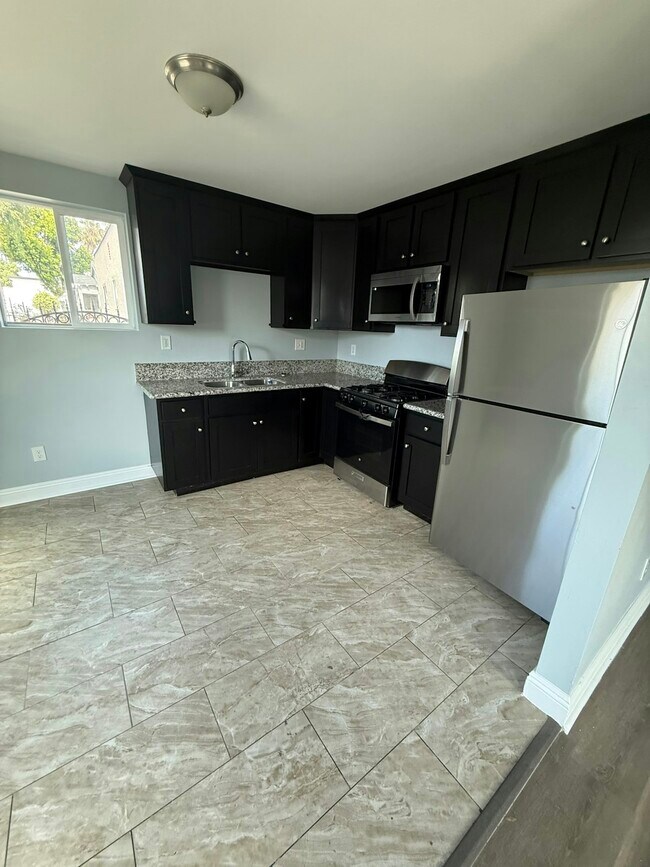 Foto del edificio - 1727 W 84th Pl