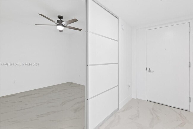 Building Photo - 2681 N Flamingo Rd