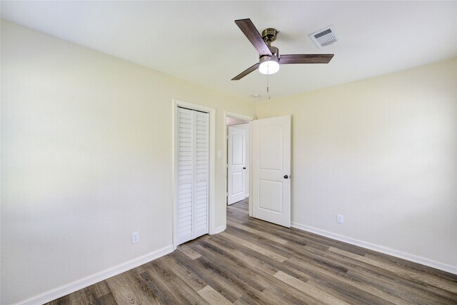 Building Photo - 5317 Crestmont St