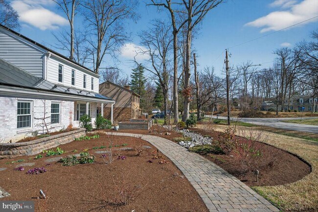 Building Photo - 10730 Anita Dr