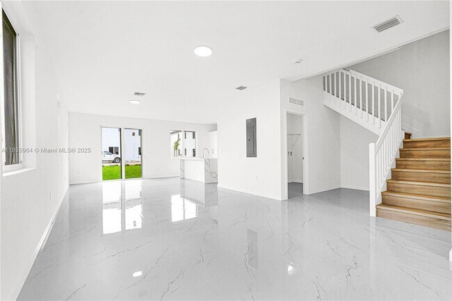 Building Photo - 22467 SW 125th Ave