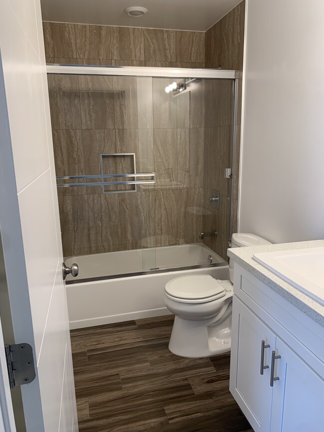 bathroom - 5508 Camellia Ave