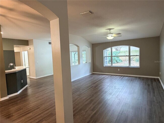 Foto del edificio - 4111 Amber Ridge Ln