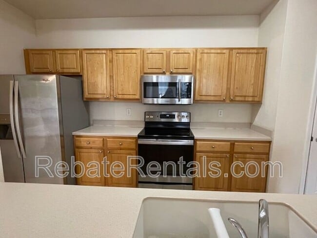 Foto del edificio - 10075 Gate Pkwy N