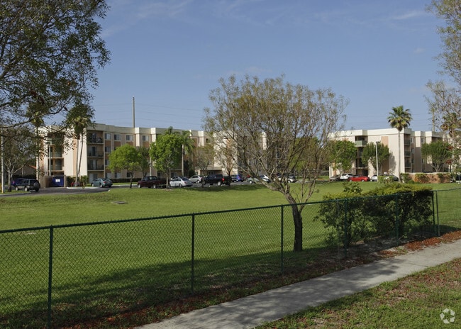 Building Photo - Villa Esperanza