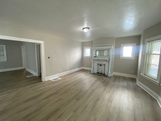 Foto del edificio - Beautiful, Large 5 Bedroom Cleveland Home - Now Available!