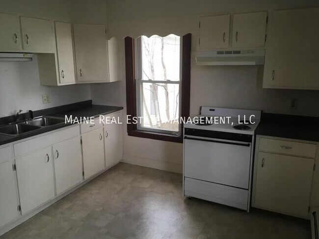 Foto del edificio - 699-701 Main St. Apt-2