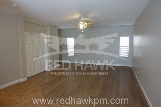 Building Photo - Freshly Painted Three Bedroom Plus Den, Tw...