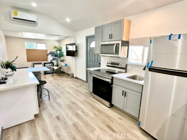 Foto principal - 6595 Oasis Ave