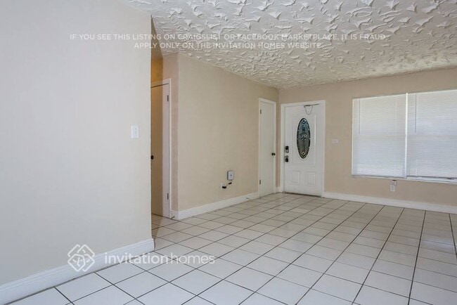Building Photo - 1475 NW 195th St