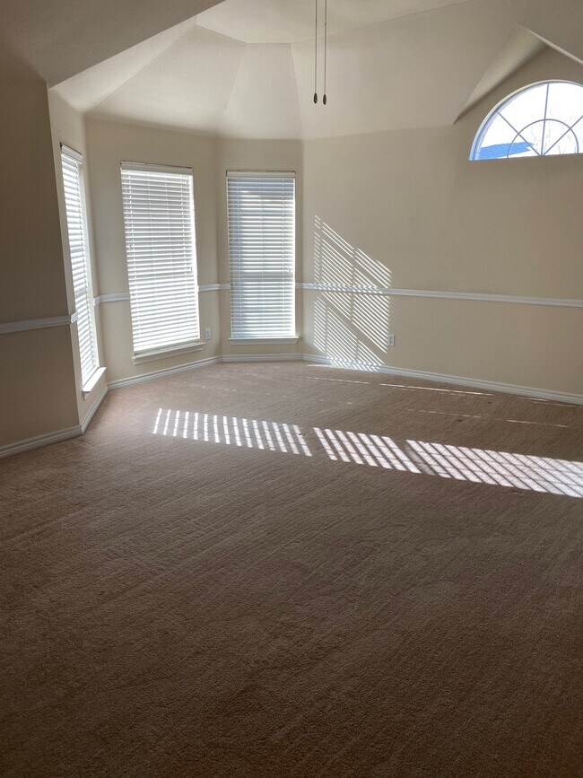 Maestro - 1304 Vistawood Dr