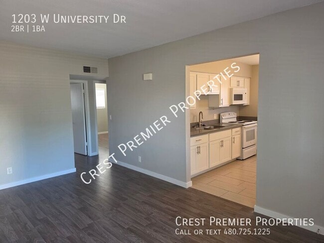 Photo - 1203 W University Dr House