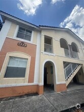 Building Photo - 1536 SE 25th St