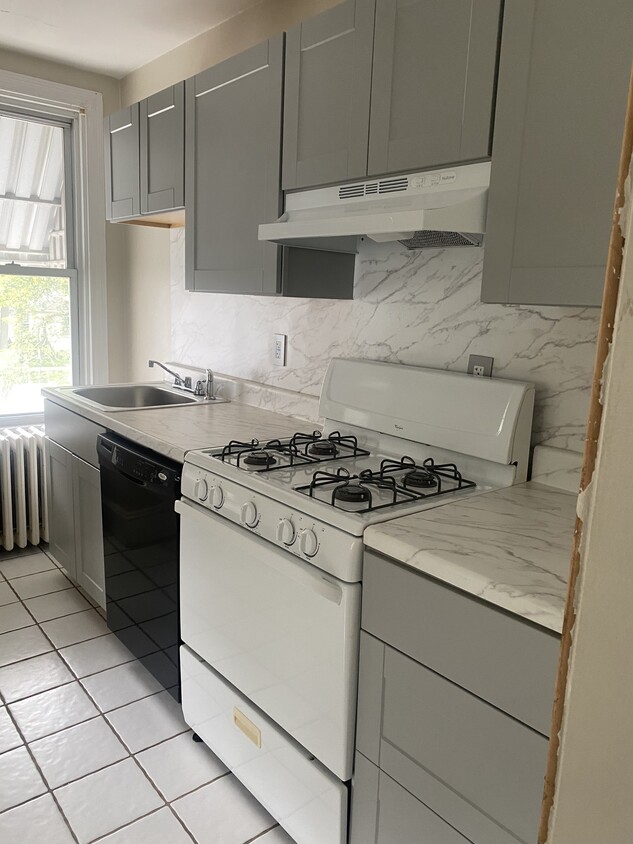 New kitchen - 507 Maple Ave