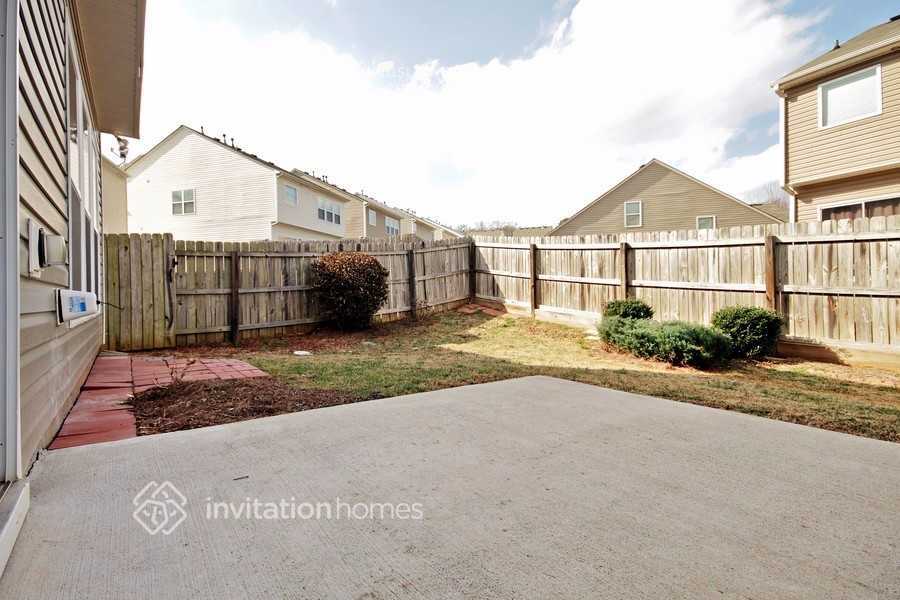 Building Photo - 819 Forsythia Way